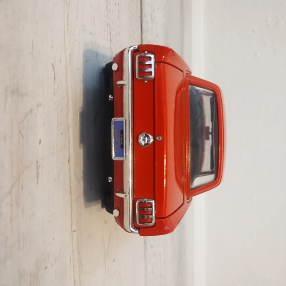 FORD MUSTANG RED COUPE 1:18 RF.8122 1 OF 2500 SPECIAL REISSUE 2003 MIRA SOLIDO